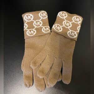 EVERYTHING MUST GO! Michael Kors Women’s Gloves